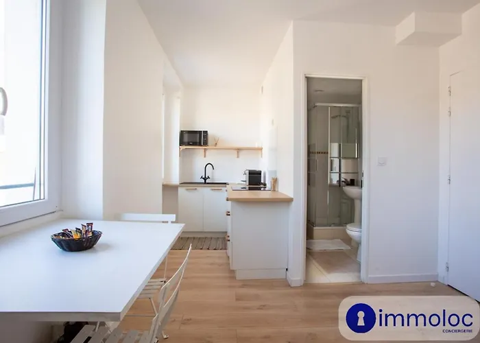 Studio Acropolis District